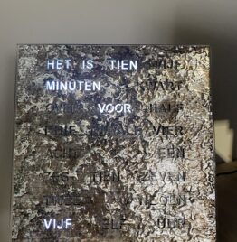 Intertime Woordklok Grafiet 20/20 (Bestelling Jos)