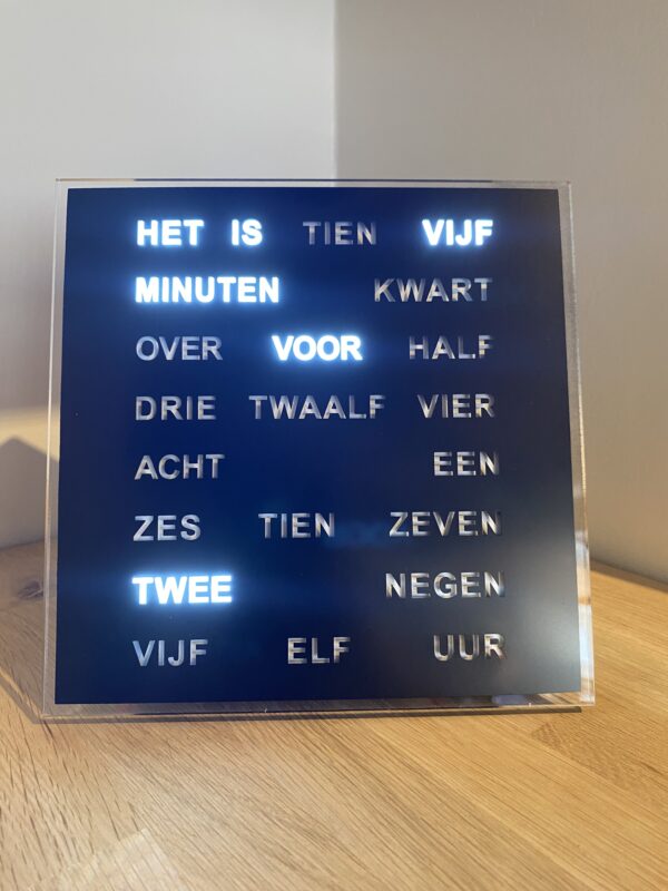 Woordklok maat 20/20  ZWART